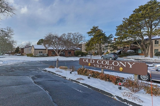 view of community / neighborhood sign