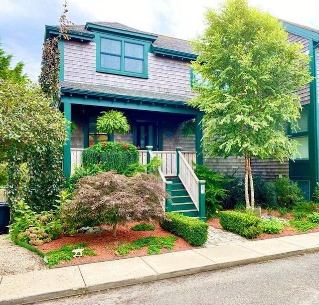 view of front of house featuring a porch