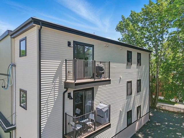9 Boston St Unit 3, Salem, MA 01970 - rear view of house with a balcony
