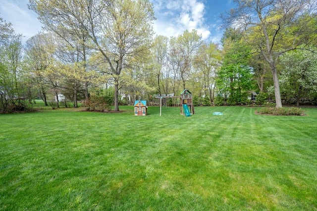 view of yard featuring a playground