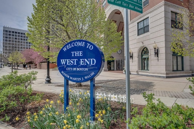 view of community / neighborhood sign