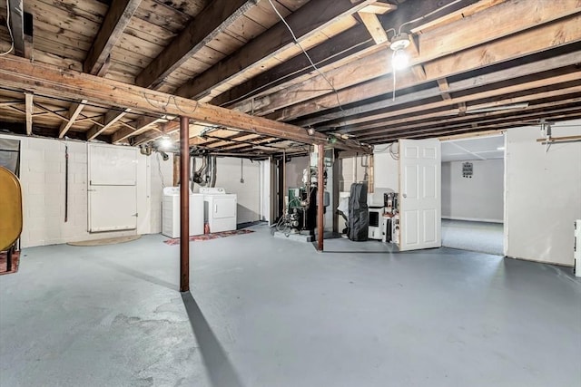 basement featuring independent washer and dryer