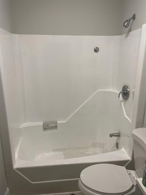 7 Esmond St, Boston, MA 02121 - full bathroom featuring toilet and washtub / shower combination