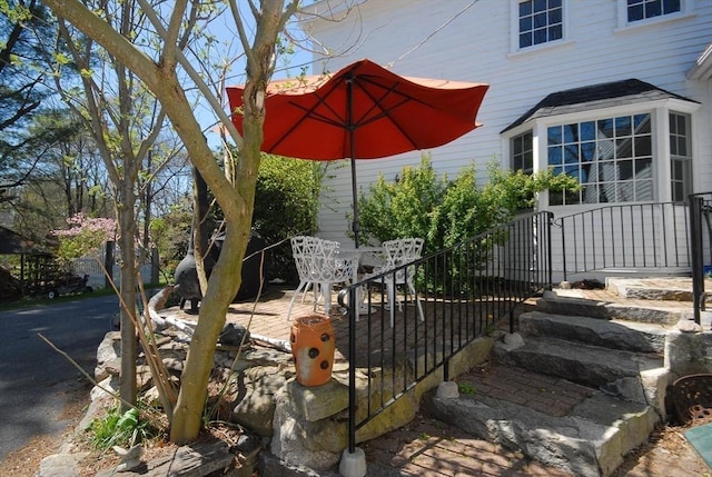 view of yard with a patio
