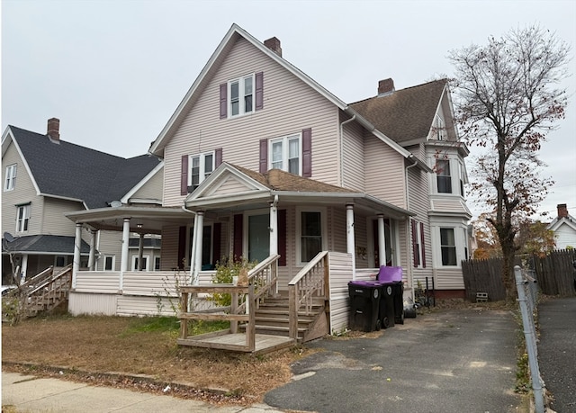 view of front of house with covered porch