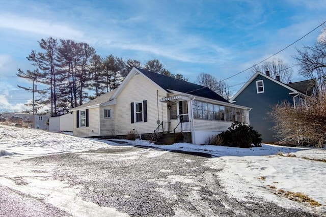 view of front of property