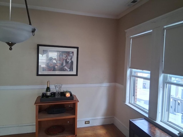 513 Washington Ave, Chelsea, MA 02150 - detailed view of crown molding and wood finished floors