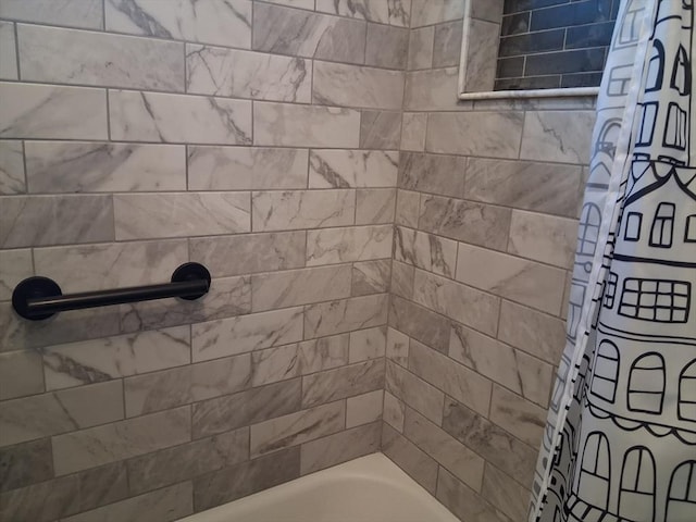 513 Washington Ave, Chelsea, MA 02150 - full bath with shower / bath combo with shower curtain