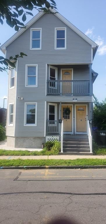 10 Monroe, Springfield, MA 01109 - view of front of house with a balcony