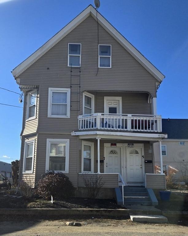 view of front of property with covered porch