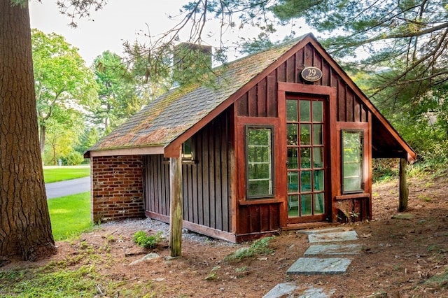 view of outdoor structure