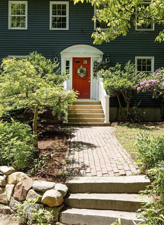 92 Clinton St, Hopkinton, MA 01748 - entrance to property