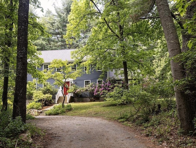 92 Clinton St, Hopkinton, MA 01748 - view of front facade with dirt driveway