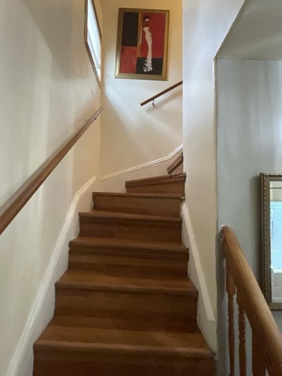 9 Cedar St, Lynn, MA 01905 - view of stairs