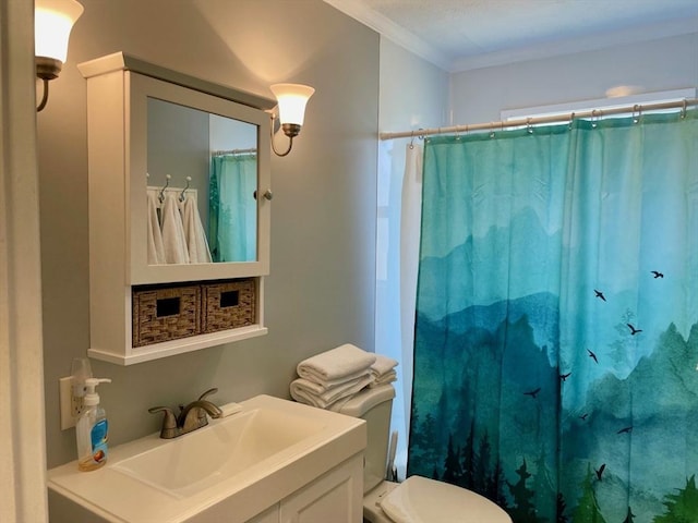 full bath featuring curtained shower, vanity, and toilet