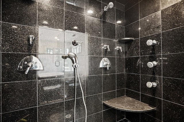 44 Southpoint Ln, Ipswich, MA 01938 - full bathroom with tiled shower