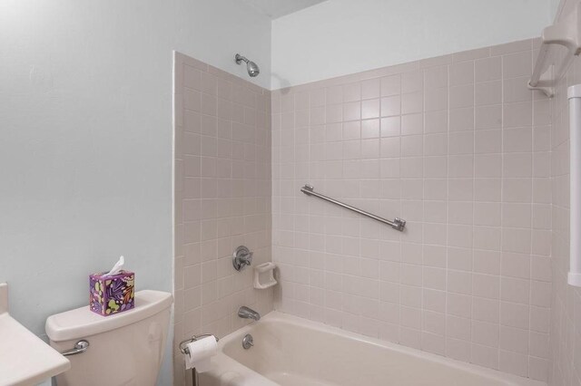 401 Colonial Dr Unit 35, Ipswich, MA 01938 - full bathroom with  shower combination and toilet