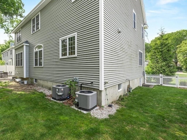4 Fairfield Pl, Winchester, MA 01890 - view of side of property with central AC