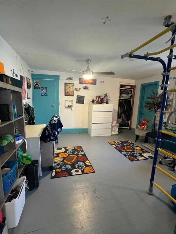 garage featuring ceiling fan