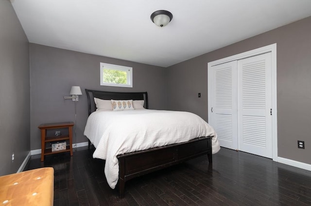286 Narrow Ave, Westport, MA 02790 - bedroom featuring baseboards, a closet, and wood finished floors