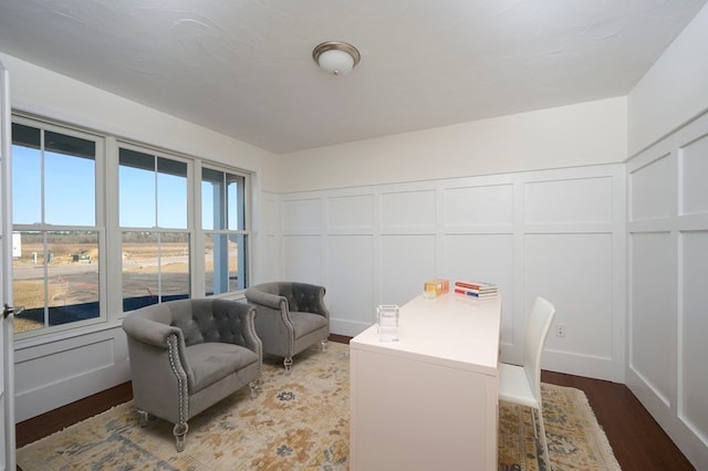 sitting room with light hardwood / wood-style floors