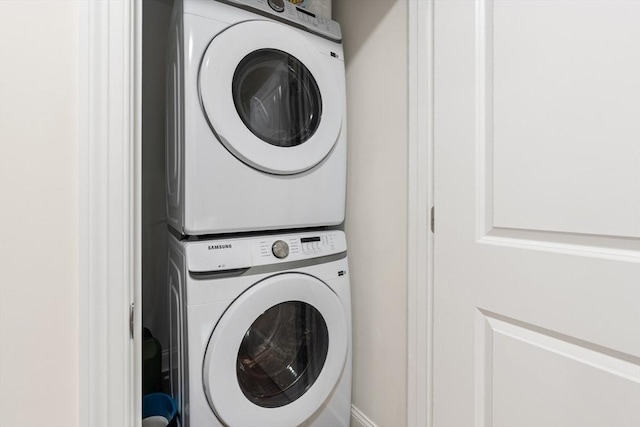 35 Fredonian St Unit K, Shirley, MA 01464 - laundry area featuring stacked washer and clothes dryer