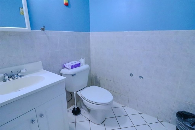2 Altavesta Cir Unit A, Woburn, MA 01801 - half bath with toilet, vanity, and tile walls