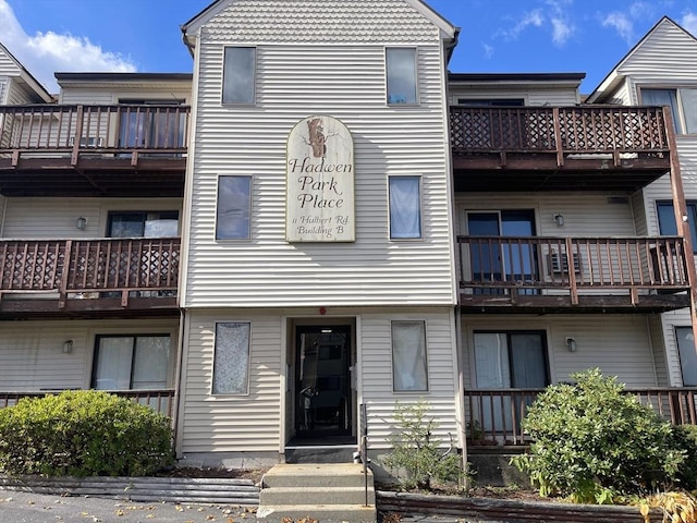 view of building exterior