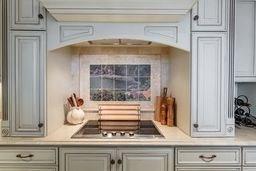 bar featuring stovetop