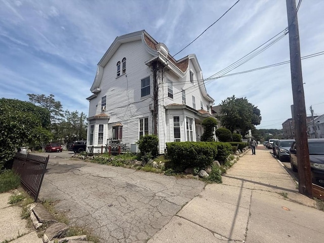 91 Summer St Unit 3, Lawrence, MA 01840 - view of side of property