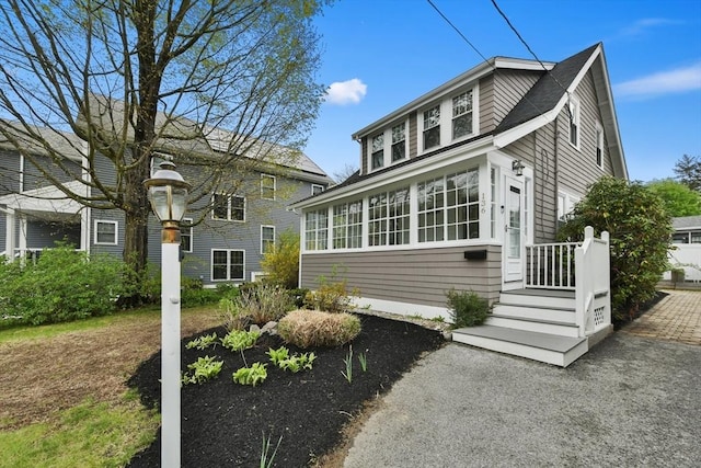 view of front of property