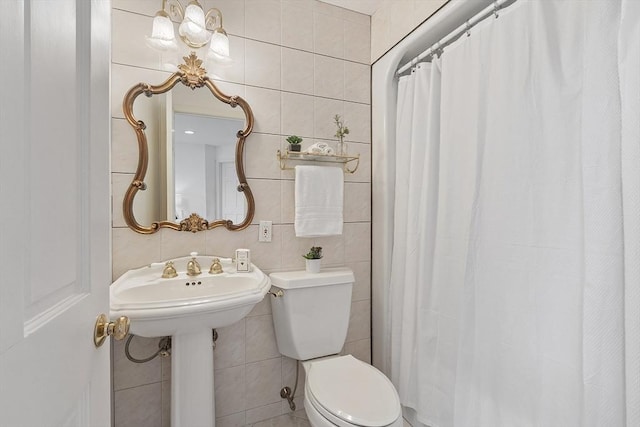 52 S Nelson Rd, Sterling, MA 01564 - full bath featuring tile walls and a shower with curtain