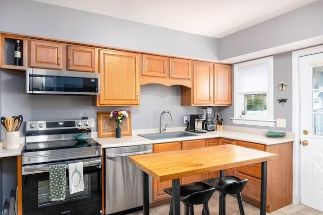6 A St Unit 6, Northbridge, MA 01588 - kitchen with appliances with stainless steel finishes and a sink