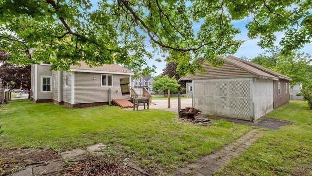 14 Maple St, Amesbury, MA 01913 - view of grassy yard