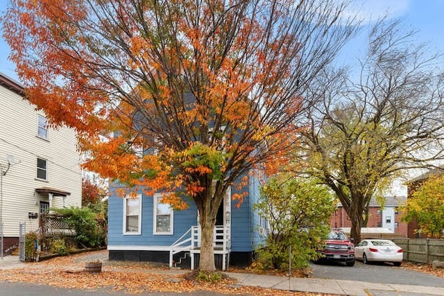 view of front of property