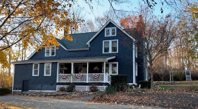 view of front of property featuring a porch