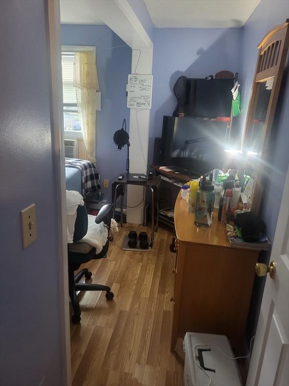 21 Delford Unit 2, Boston, MA 02131 - office area with wood finished floors