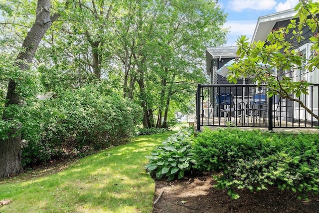5 Summit View Dr, Swampscott, MA 01907 - view of yard