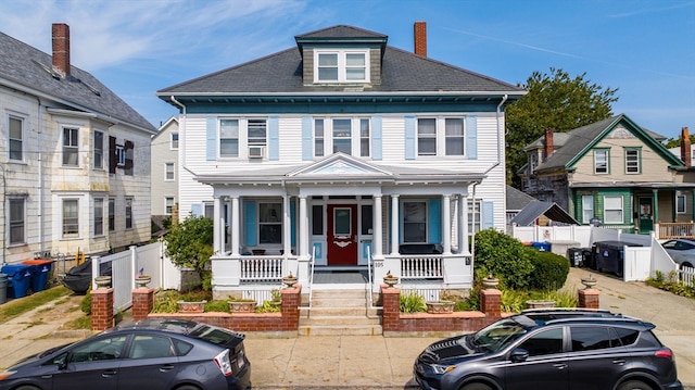 view of front of property featuring a porch