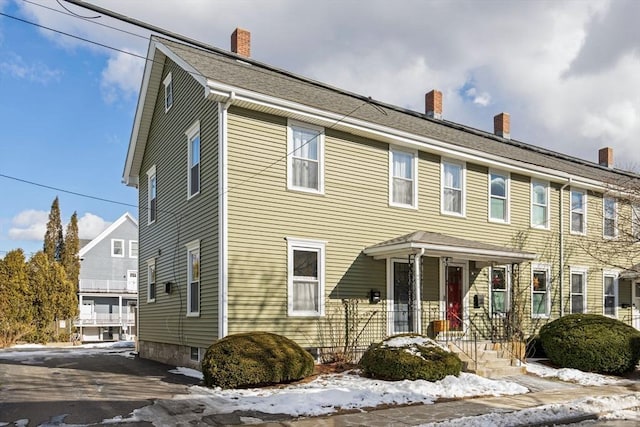 view of colonial inspired home