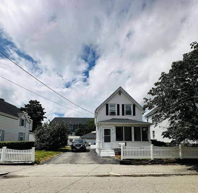 view of front of house