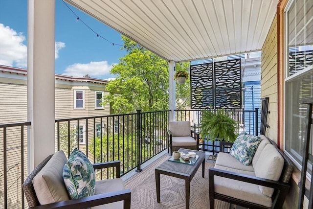 balcony featuring an outdoor hangout area
