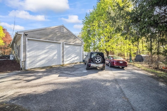view of detached garage
