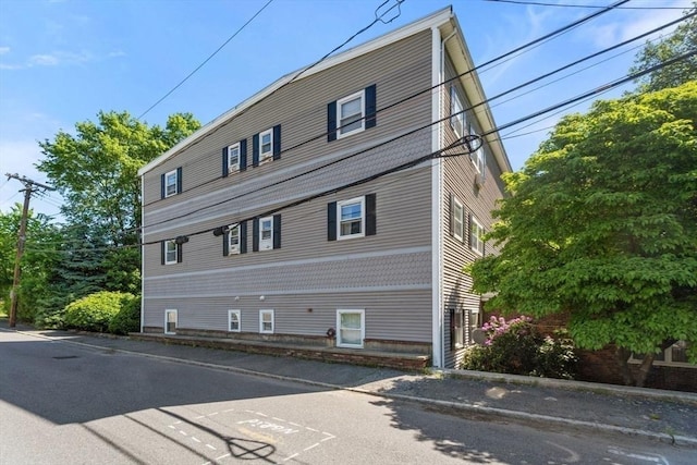 10 Beacon St Unit 105, Woburn, MA 01801 - view of home's exterior