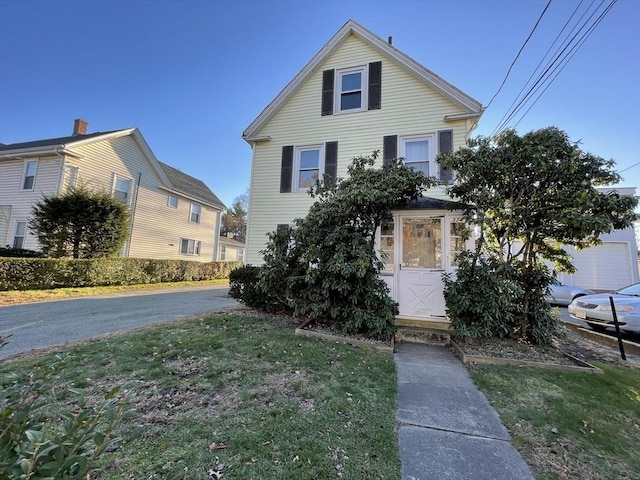 334 River St, Newton, MA 02465 - traditional home with a front yard
