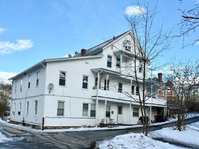 view of front facade