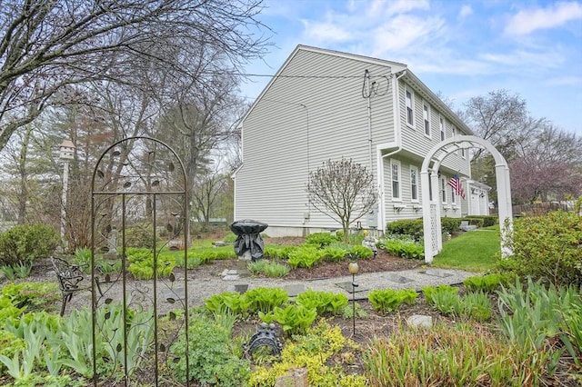 1 Island Rd, Medway, MA 02053 - view of side of home