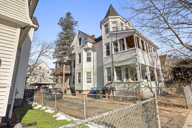 view of front of home featuring covered porch