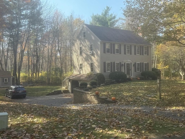 view of front facade featuring a garage