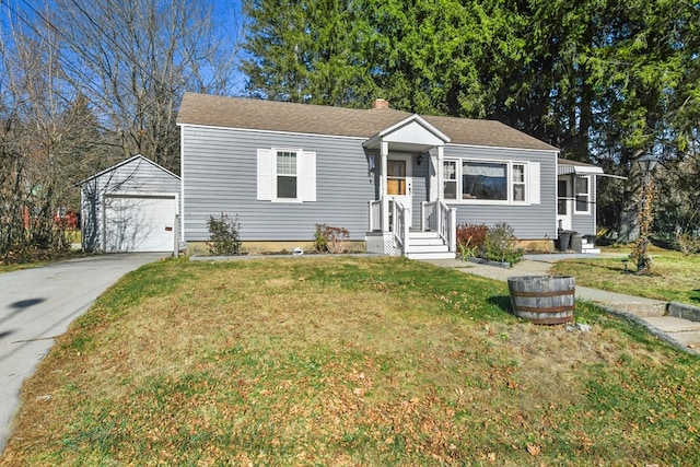 view of front of property with a front lawn